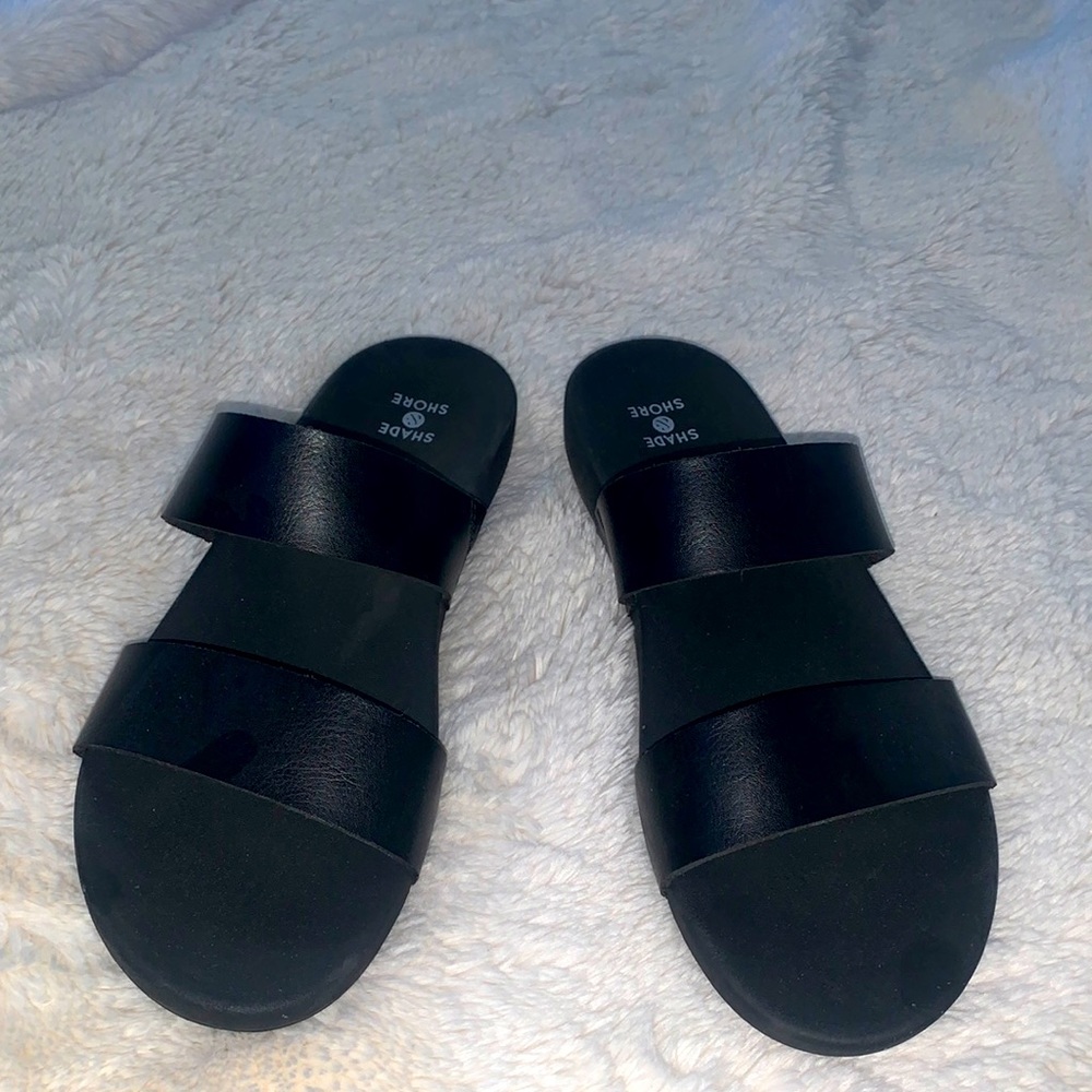 Cute, 2 strapped, black sandals!